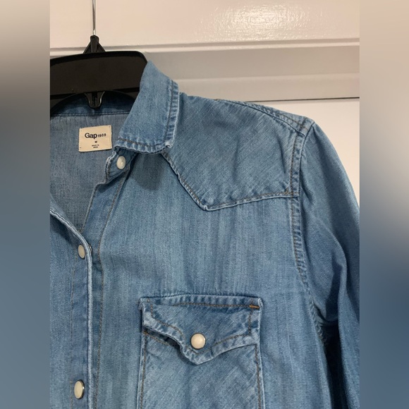 GAP Denim Shirt sz M - Picture 5 of 8